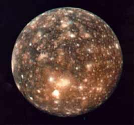 Описание: Каллисто с расстояния 2,318,000 км. ( Вояджер 2)