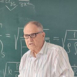 Янюшкин Юрий Минеевич в МГТУ им. Н.Э.Баумана Янюшкин Юрий Минеевич в МГТУ им. Н.Э.Баумана