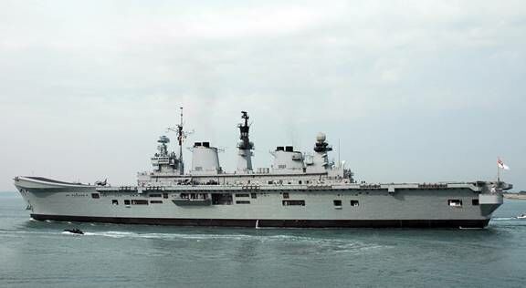 Описание: http://www.worldnavy.info/photogallery/carriers/invincible/invincible_08.jpg