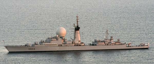 Описание: suffren_08