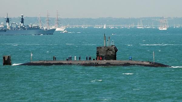 Описание: http://www.worldnavy.info/photogallery/nuclear_submarines/trafalgar/trafalgar_01.jpg
